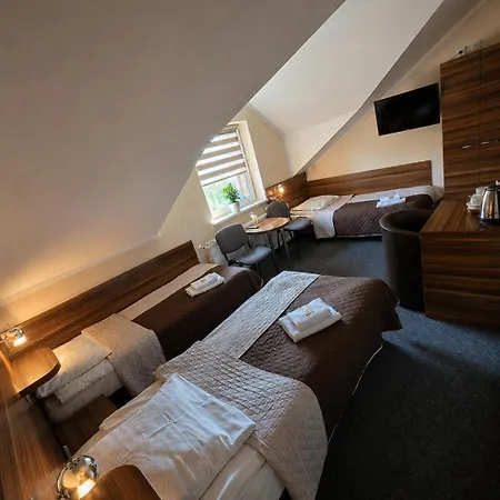 Gosciniec Jurajski Hotel *